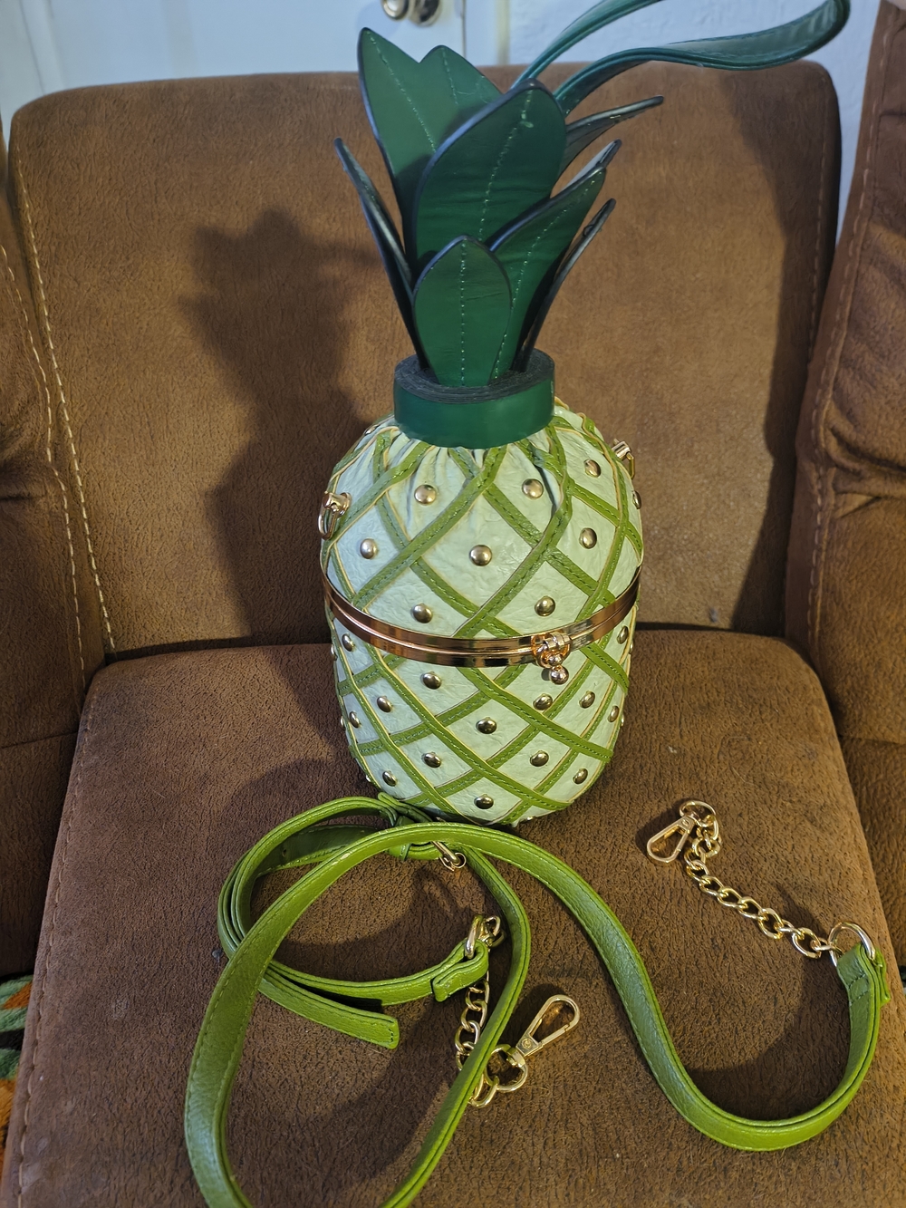 Green Pineapple-Shaped Crossbody Bag with Gold Accents